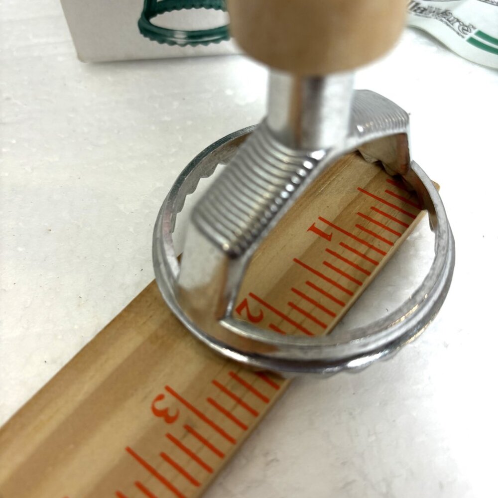 Ravioli Maker  Stamp 2.5” Round - Picture 5 of 6